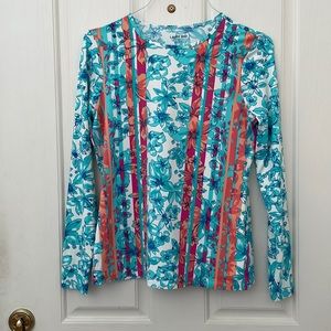 Lands End women S/L 6-8 size athletic long sleeve top.